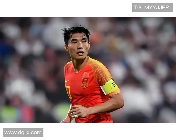 2007年足球明星风采回顾：谁是那一年最耀眼的球场英雄